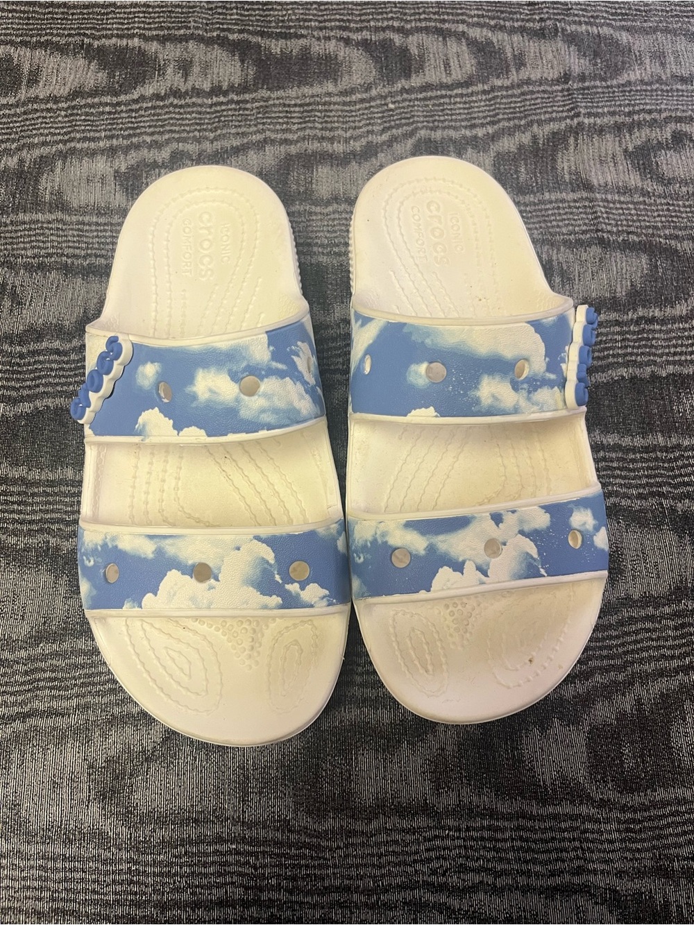 Crocs Cloud-Print Slide Sandals in White and Blue